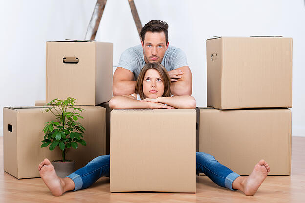packing-tips-couple-frustrated